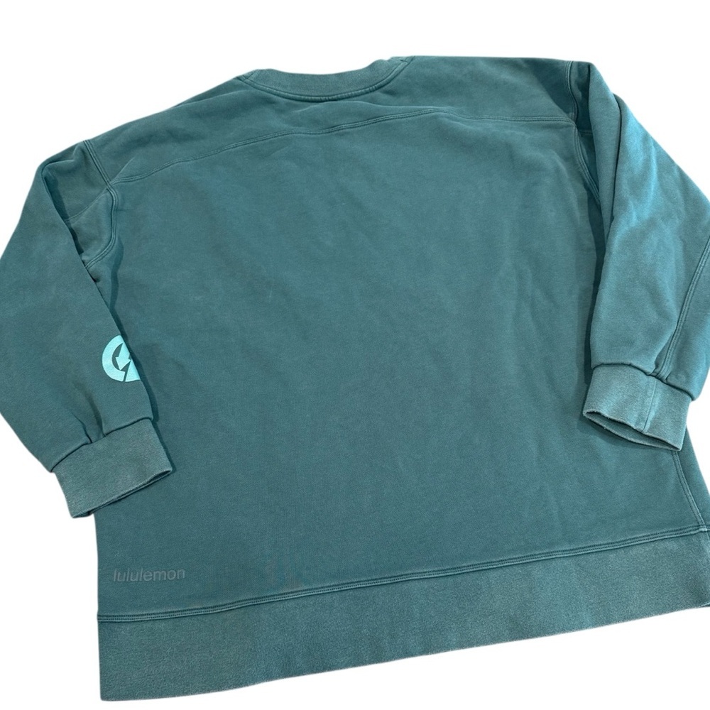 Lululemon size 8 ThreeThirty collab Perfectly Oversize crewneck sweatshirt green